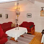 5 Person In Laupstad Vestpollen