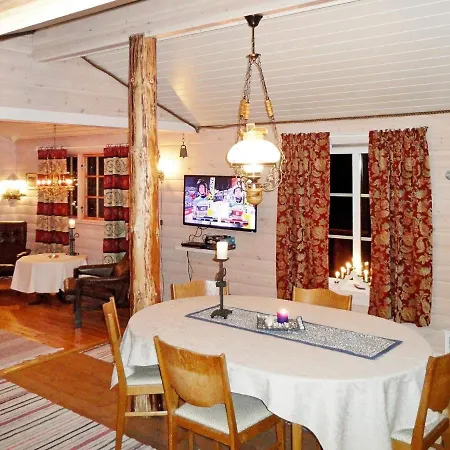 5 Person In Laupstad Vakantiehuis Vestpollen