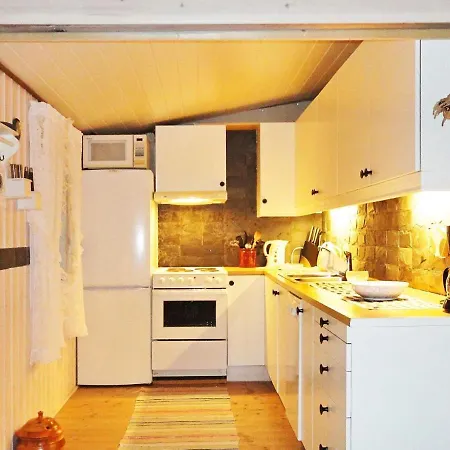 Two-bedroom In Laupstad 5 Holiday home Vestpollen