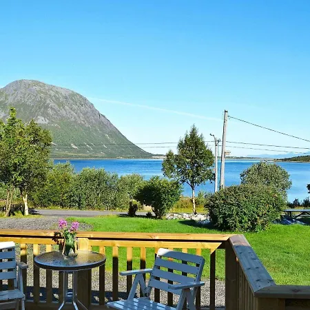 Two-bedroom In Laupstad 5 *